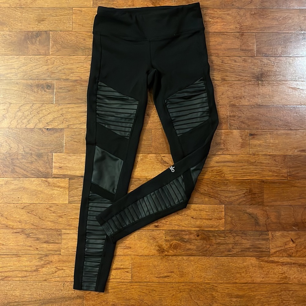 Alo Yoga moto leggings small